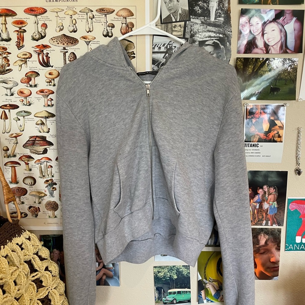 Brandy Melville sweater